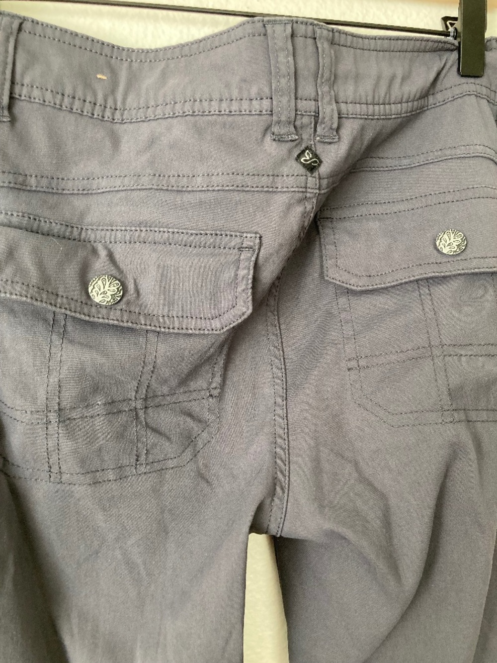 prAna Gray Halle Outdoor Hiking Roll Up Cargo Pants Womens 6 Gorpcore - Picture 4 of 8